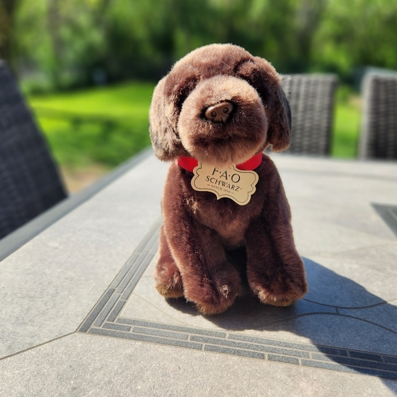 FAO SCHWARZ PLUSH CHOCOLATE LABRADOR - Picture 1 of 1